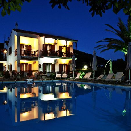 Pegasus Apartments Stafylos Buitenkant foto