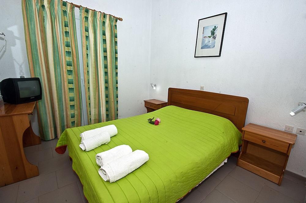 Pegasus Apartments Stafylos Buitenkant foto