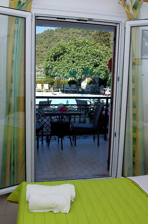 Pegasus Apartments Stafylos Kamer foto