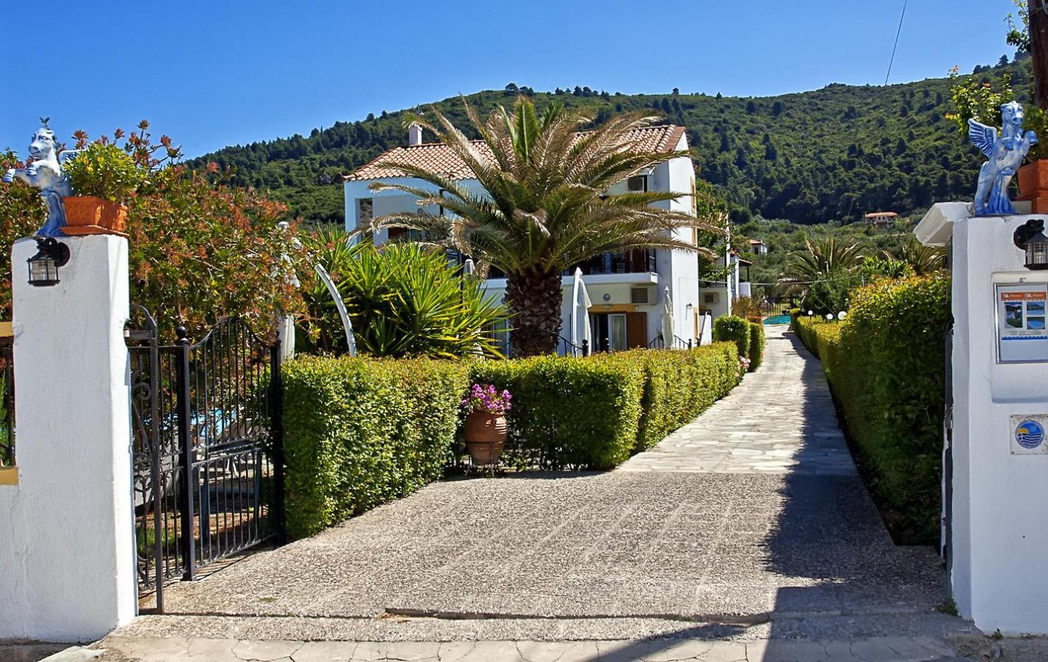 Pegasus Apartments Stafylos Buitenkant foto