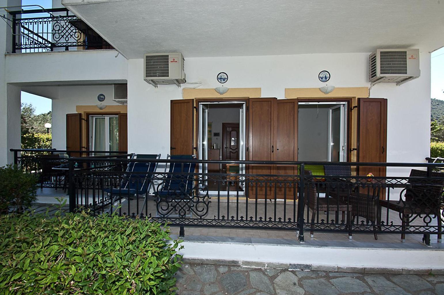 Pegasus Apartments Stafylos Buitenkant foto
