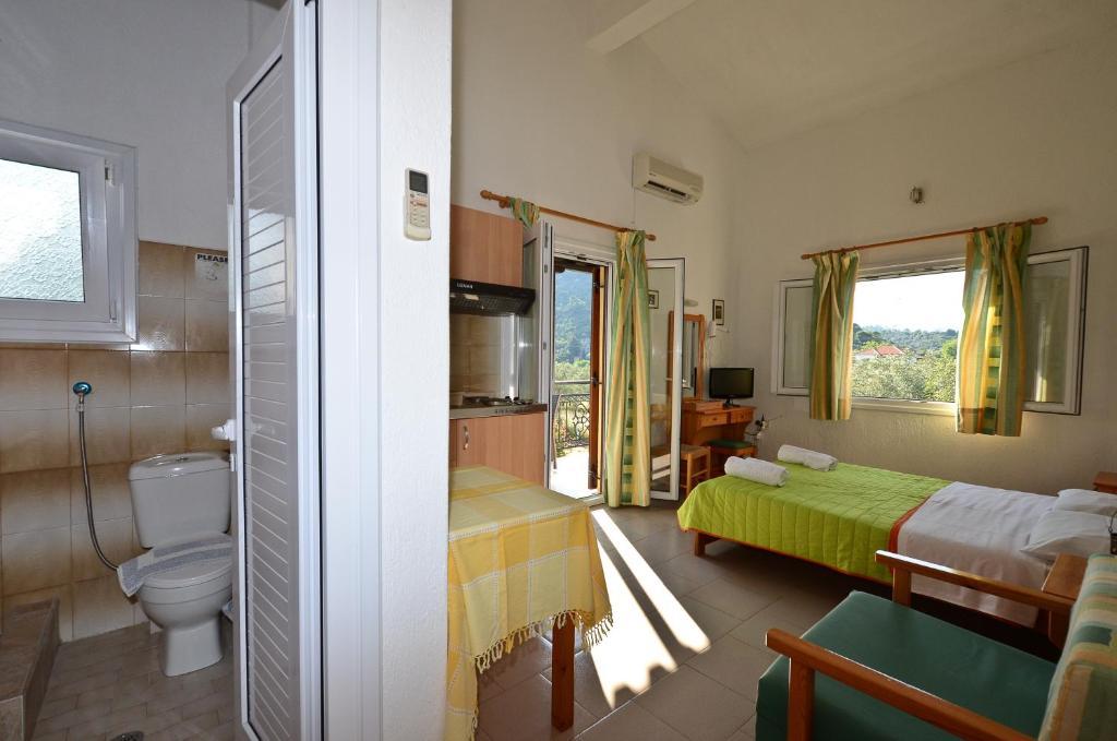 Pegasus Apartments Stafylos Buitenkant foto