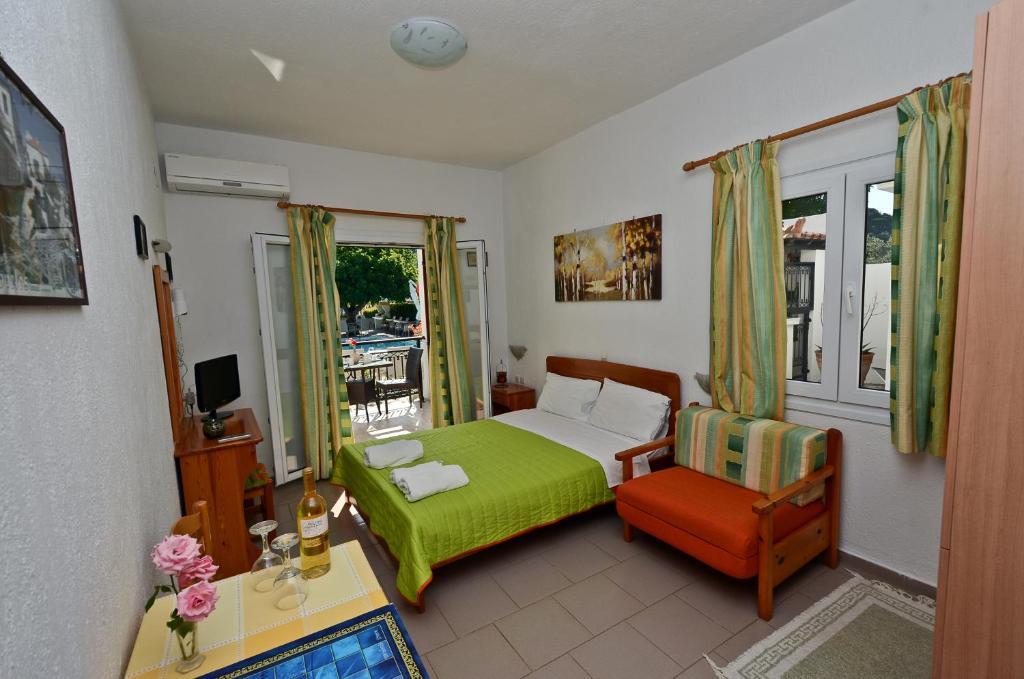 Pegasus Apartments Stafylos Buitenkant foto